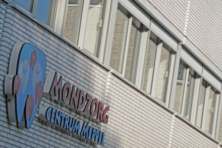logo op gebouw